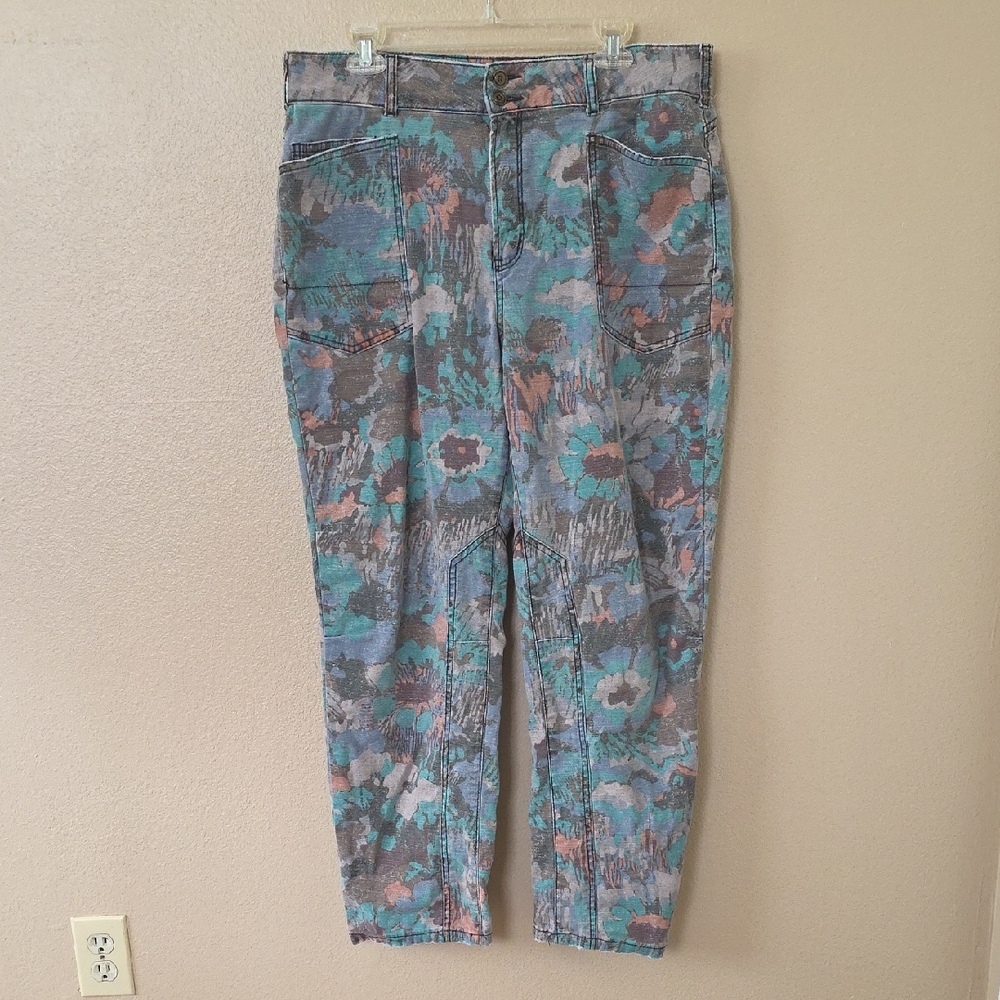 Pilcro Anthropologie The Wanderer Floral Camo Utility Jeans - Size 32
